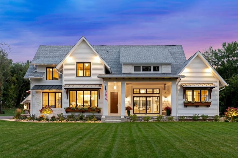 Farmhouse Style House Plan - 4 Beds 4.5 Baths 2886 Sq/Ft Plan #51-1132 Exterior